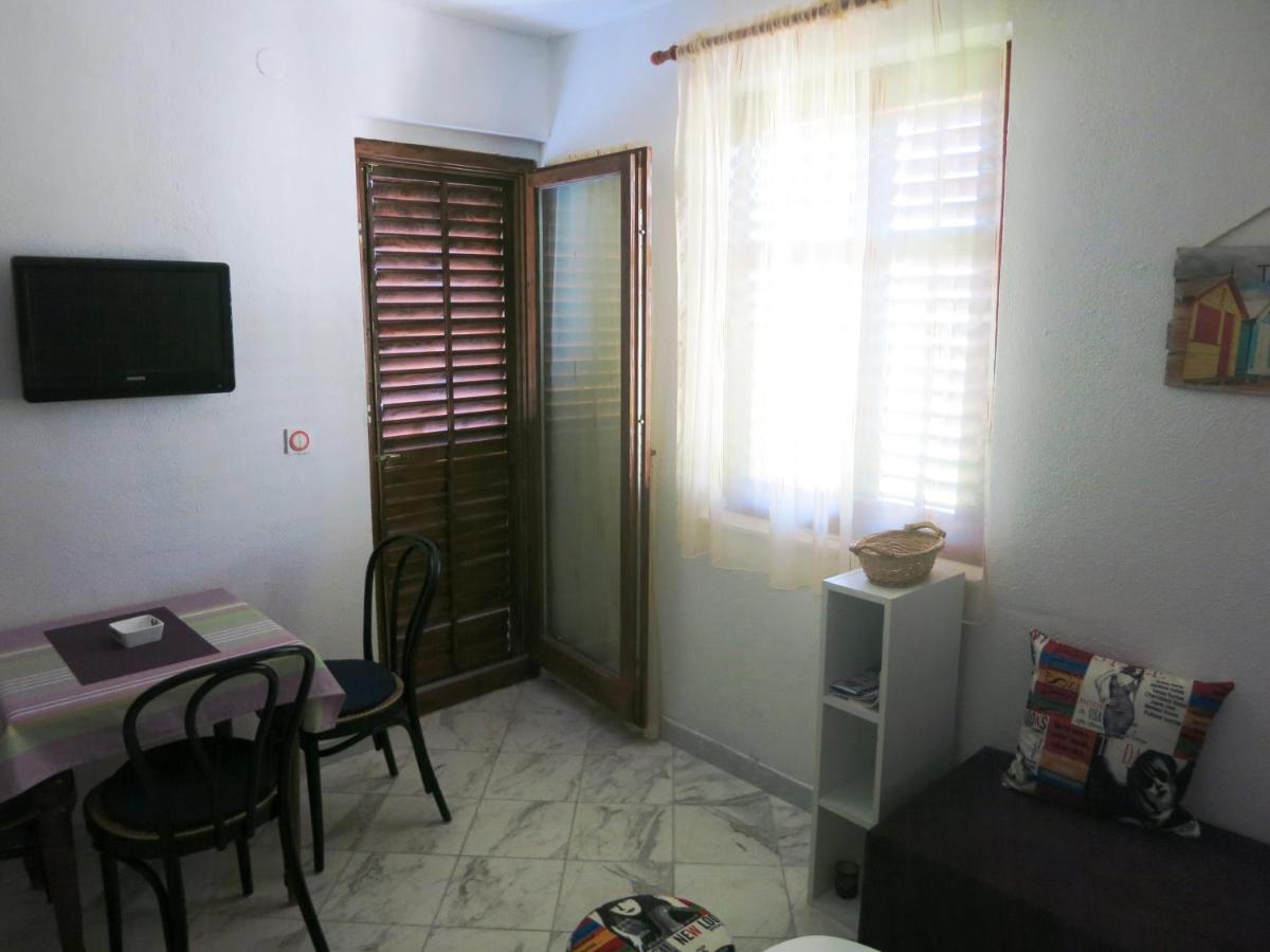 Apartments Delibasic Рогозница Екстериор снимка