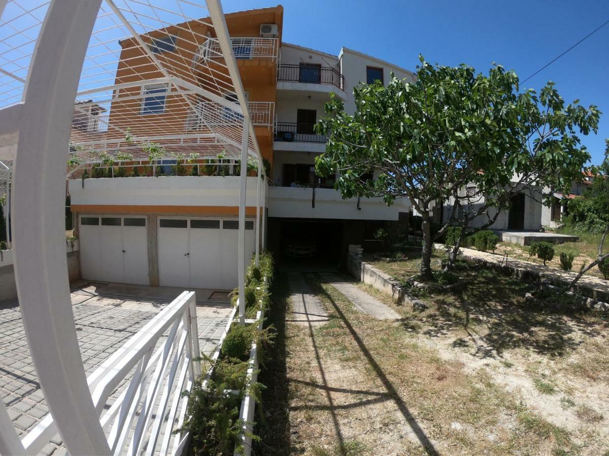 Apartments Delibasic Рогозница Екстериор снимка