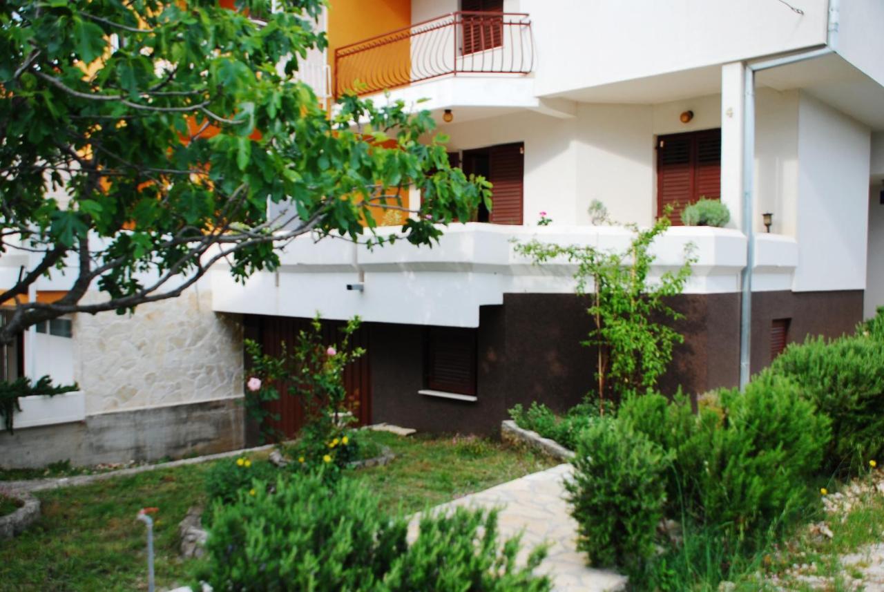 Apartments Delibasic Рогозница Екстериор снимка