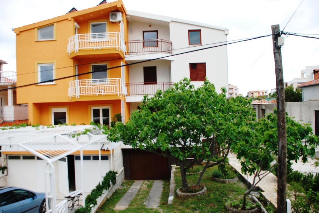Apartments Delibasic Рогозница Екстериор снимка